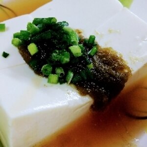 とろろ昆布で簡単！湯豆腐